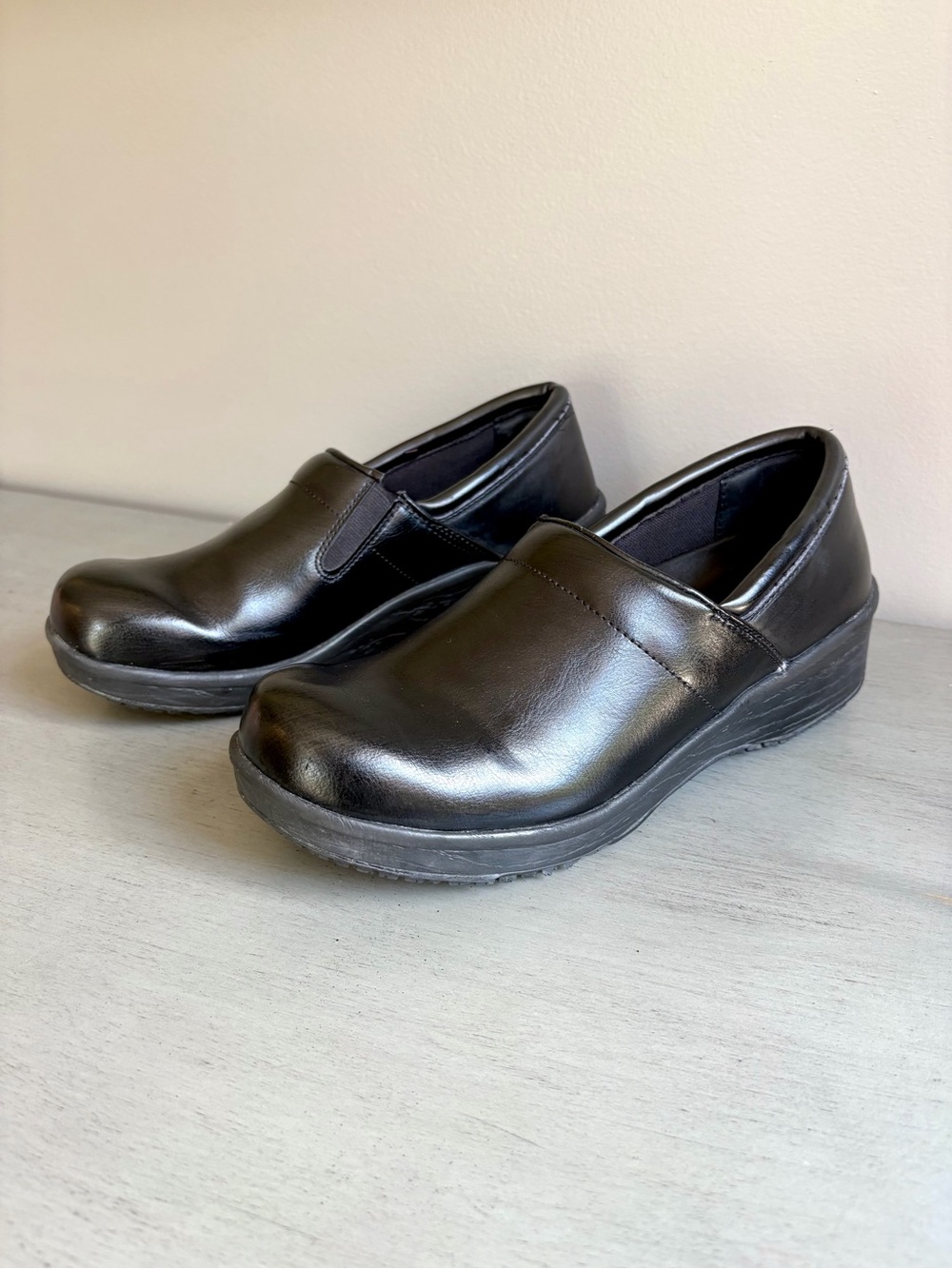TredSafe Leather Black Comfort Clogs Oil Spill Resistant Work Shoes Women 10